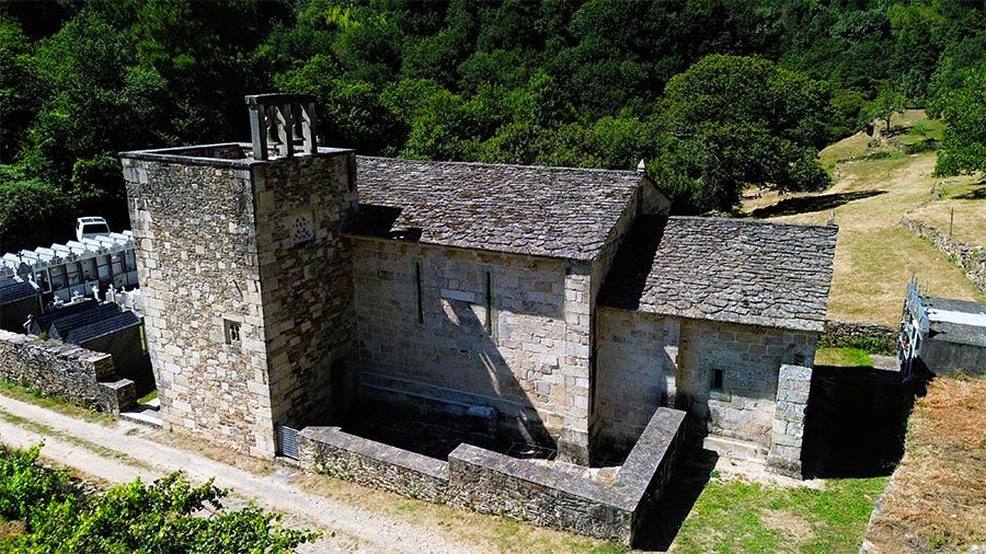 La Iglesia de Santo Estevo de Atán es otro ejemplo del románico de Pantón