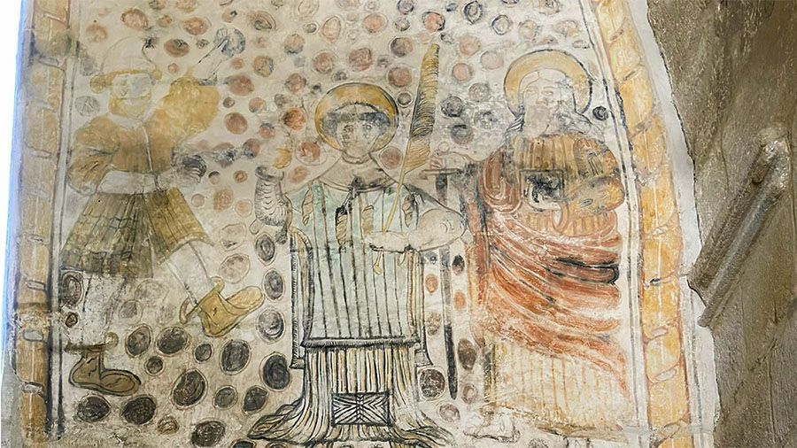 Las pinturas murales de estas iglesias son impresionantes