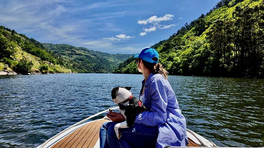 Ruta en barco por el Miño