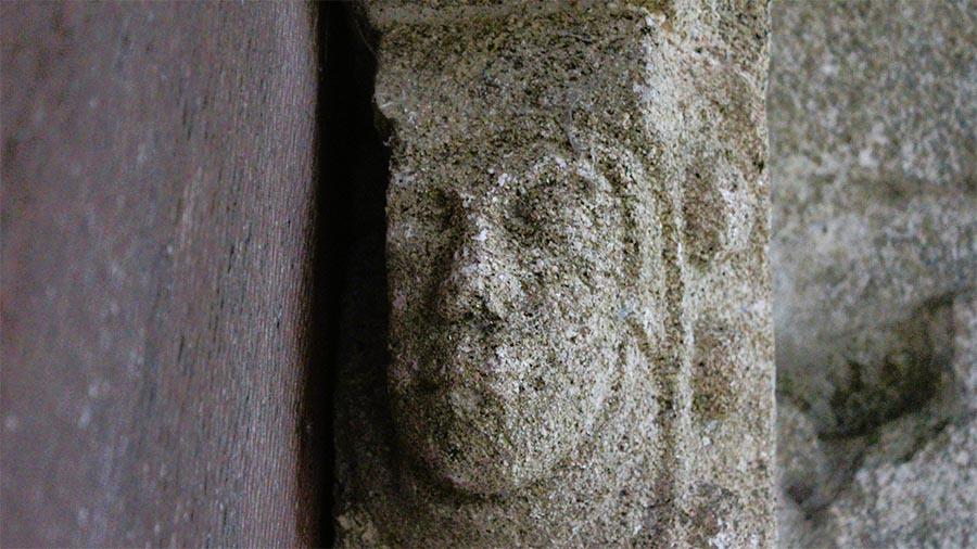 Esta es la monja de piedra del santuario