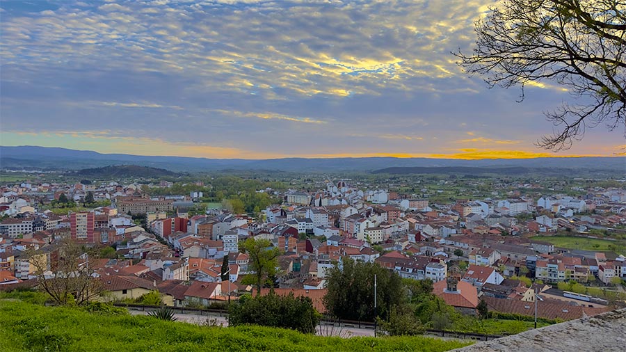Monforte de Lemos, un imprescindible muy cerca de Pantón Rural