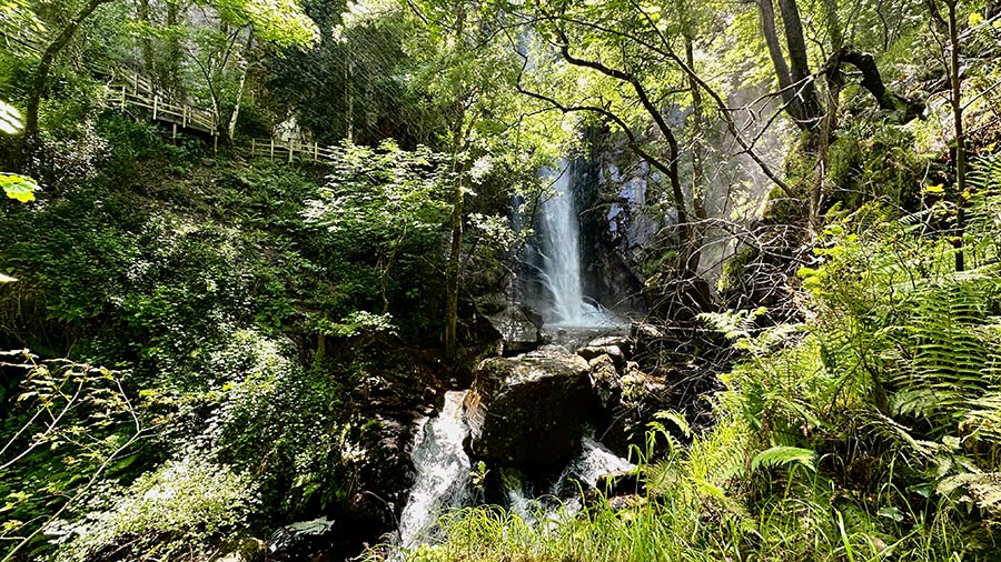 Fervenza de Augacaída: la cascada más bonita de la Ribeira Sacra está en Pantón