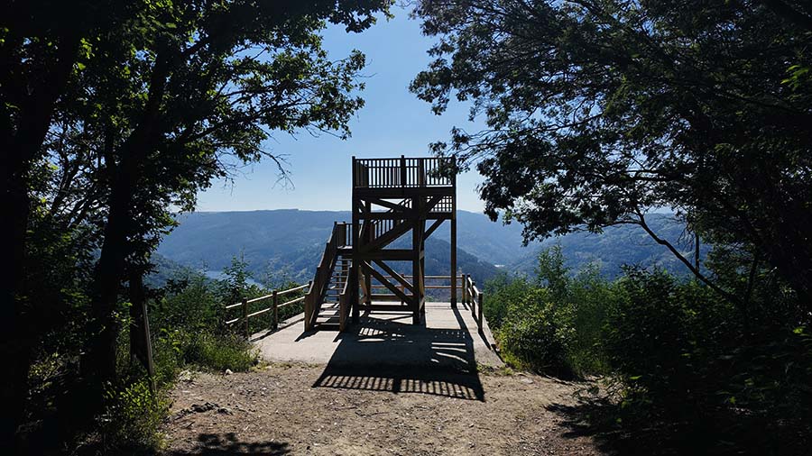 Este mirador debe estar en tu ruta por la Ribeira Sacra desde Pantón