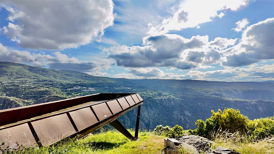 El Mirador de A Cividade es uno de los más singulares de la Ribeira Sacra