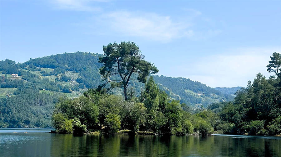 La isla de Maiorga es uno de los lugares más curiosos de Ribeira Sacra